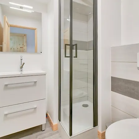 Apartment A 80m Des Pistes, Bel Pour 15 Genos