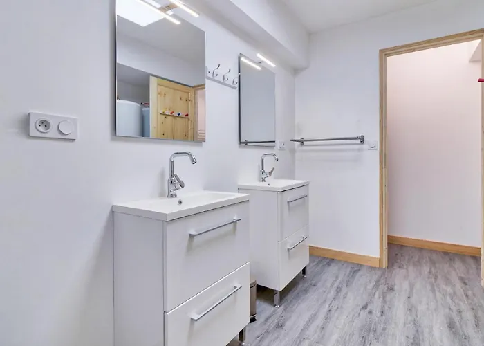 A 80m Des Pistes, Bel Pour 15 Génos