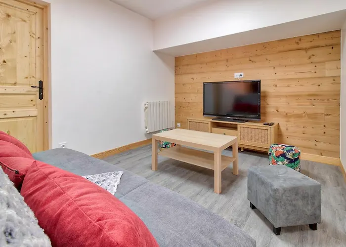 A 80m Des Pistes, Bel Pour 15 *